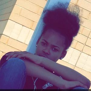 Meet your Posher, Effie